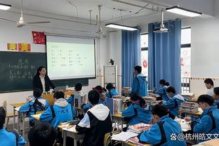 布克连续12场比赛至少拿到20分5助攻 排名队史第一